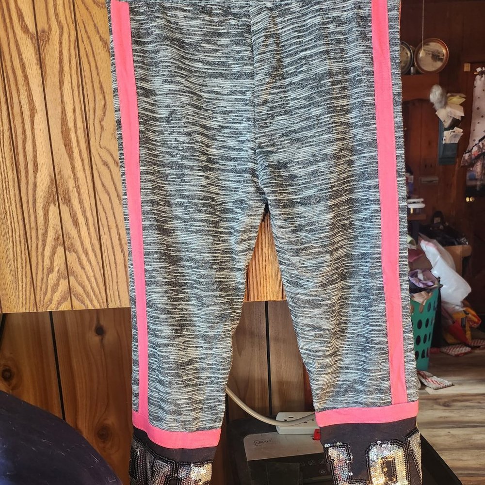 THRILL 94 WOMEN'S JOGGER'S/SWEATS SIZE SMALL~ VERY CUTE WITH SEQUINS ~ UNIQUE